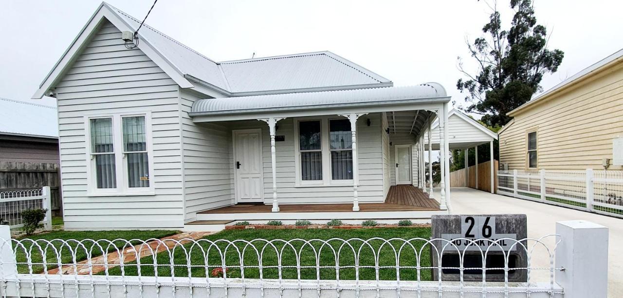 Ballarat Holiday Homes - Hopetoun Cottage - Minutes From Ballarat Cbd - Sleeps 1 To 6 エクステリア 写真